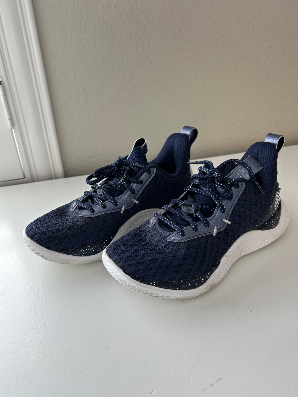 Under Armour Curry Flow 10, size 7.5